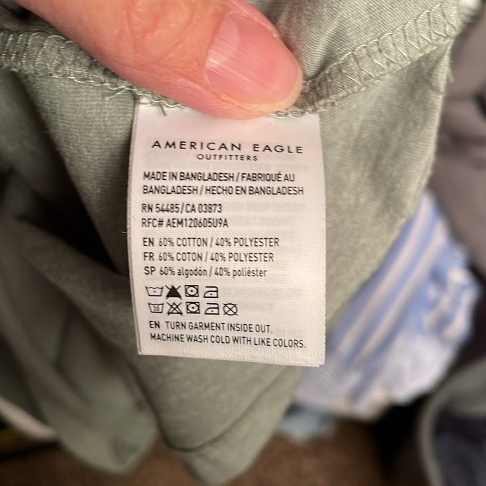 Mens medium American Eagle T-shirt - Picture 5 of 5